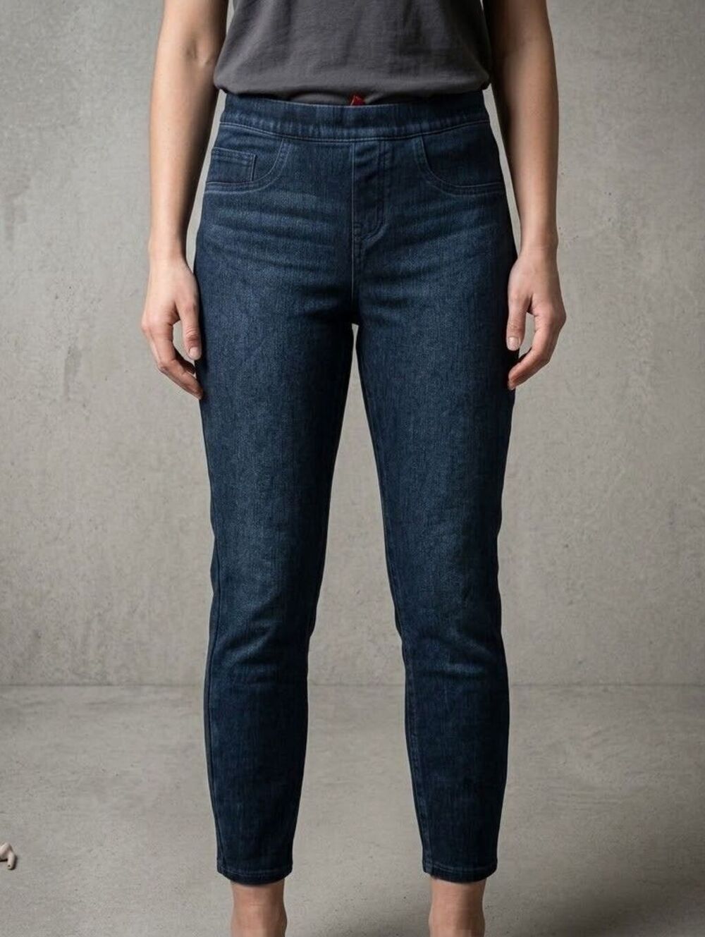 Spanx Womens M Pull On Skinny Jeans Dark Wash Shapewear Stretch Denim Jeggings